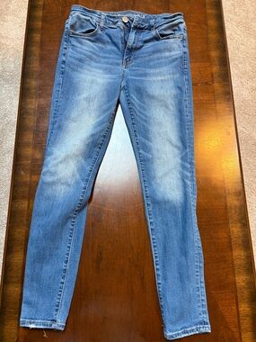 American Eagle Outfitters Light Blue Skinny Jeans